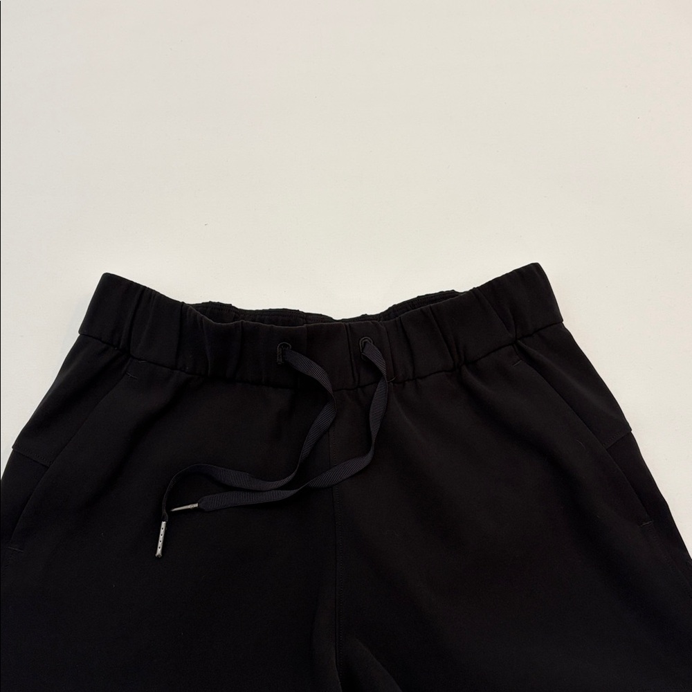 Lululemon Women’s Shorts Black On The Fly Shorts Elastic Waist size 4 - Picture 6 of 11